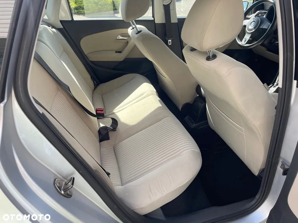 Volkswagen Polo 1.6 TDI DSG Comfortline - 6