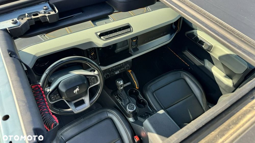 Ford Bronco - 20