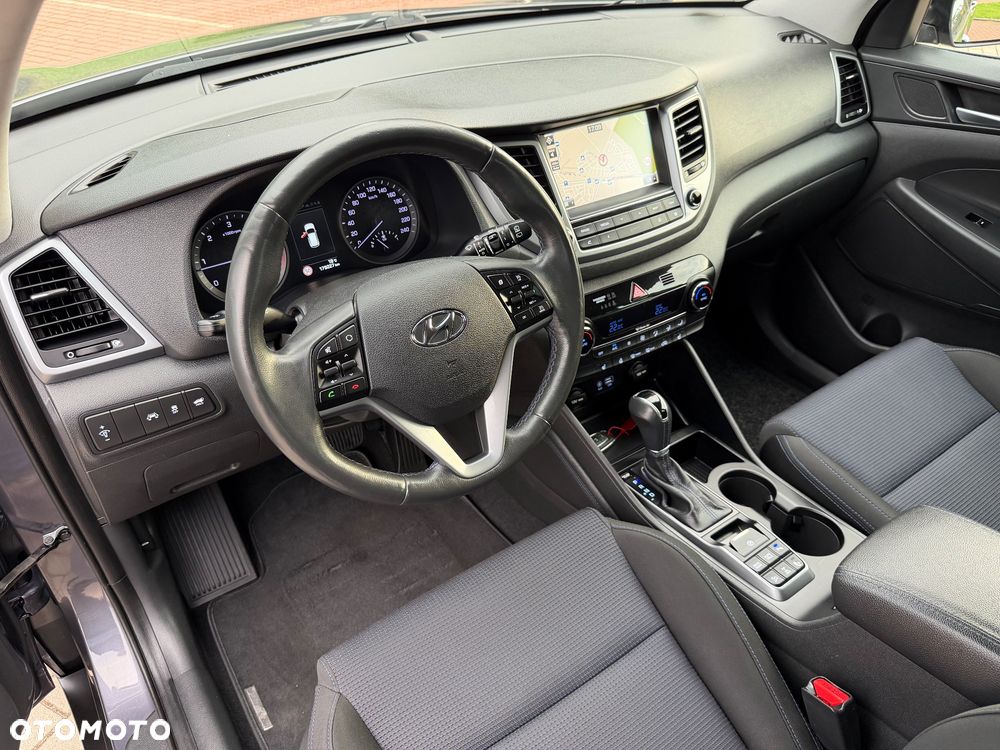 Hyundai Tucson 2.0 CRDI 4WD Automatik Style - 11
