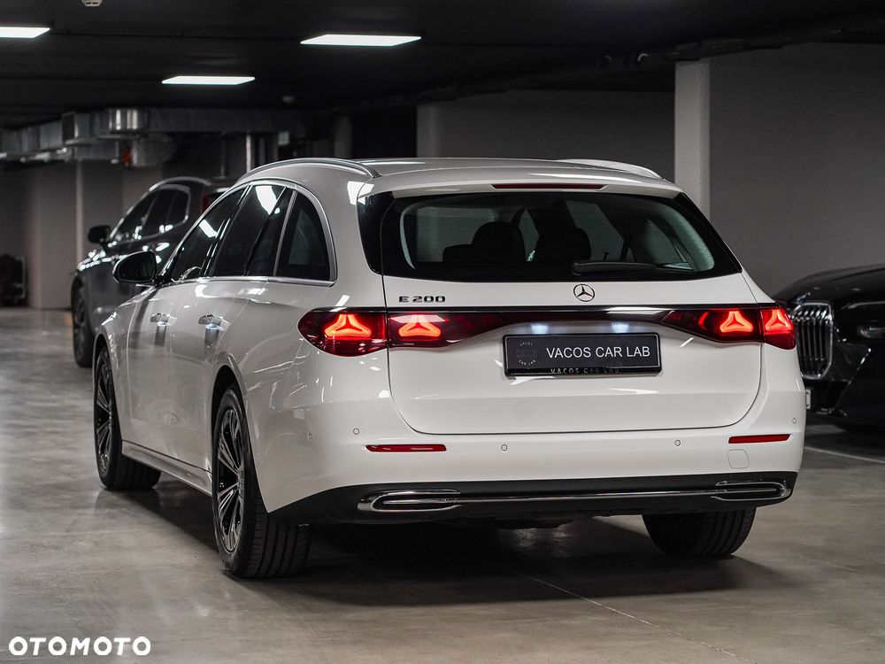 Mercedes-Benz E-Class 2025 photo 4