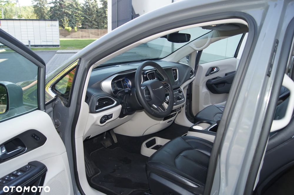 Chrysler Pacifica - 6