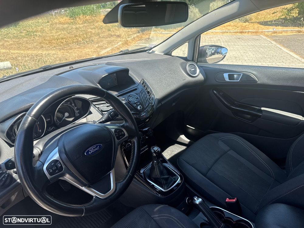 Ford Fiesta 1.5 TDCi Titanium - 27