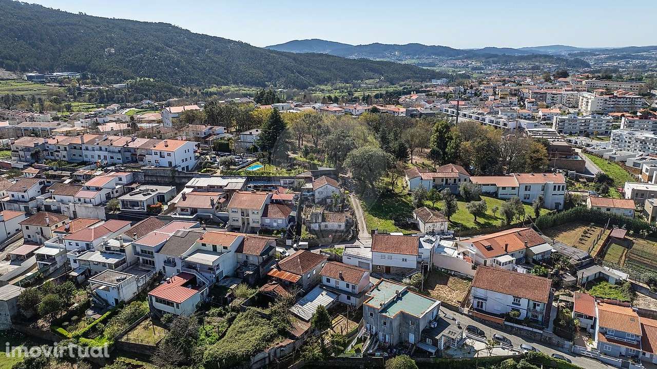 Moradia para restauro em Fraião, Braga! - Grande imagem: 5/13