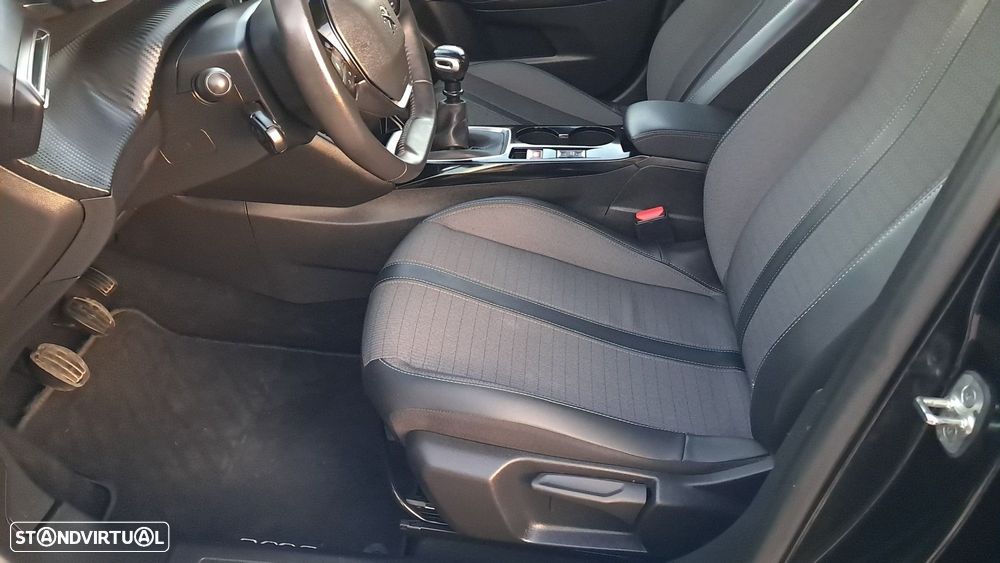 Peugeot 2008 1.2 PureTech Allure Pack - 20