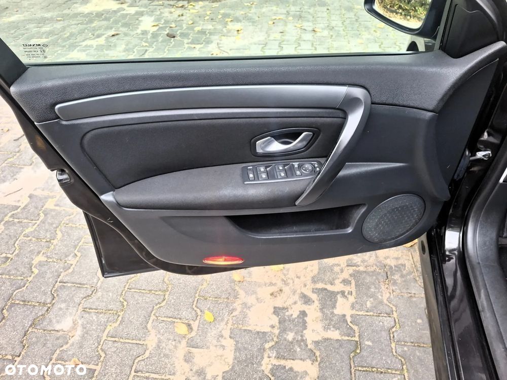 Renault Laguna 1.6 16V Emotion - 14