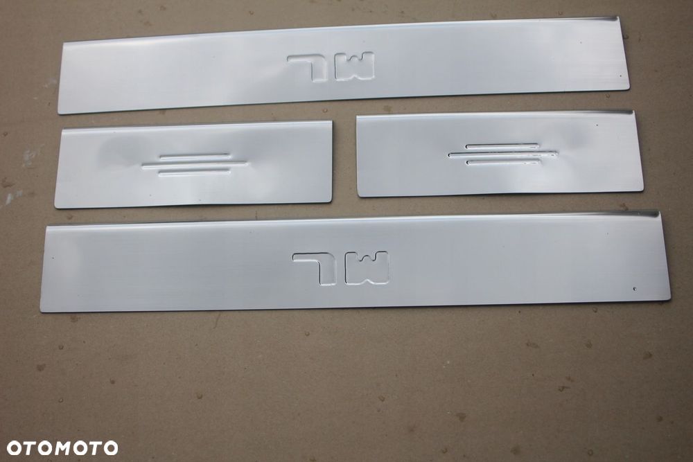 NAKŁADKI NA PROGI LISTWA MERCEDES ML 164 2006 - 2