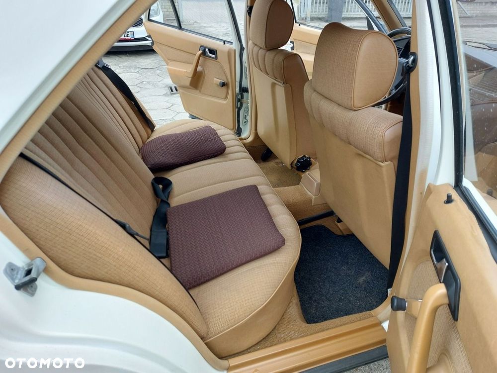 Mercedes-Benz W201 (190) - 14