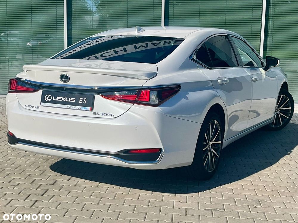 Lexus ES 300h Business Edition - 13