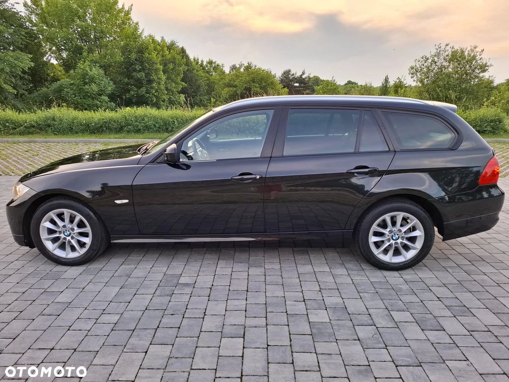 BMW Seria 3 318i - 11