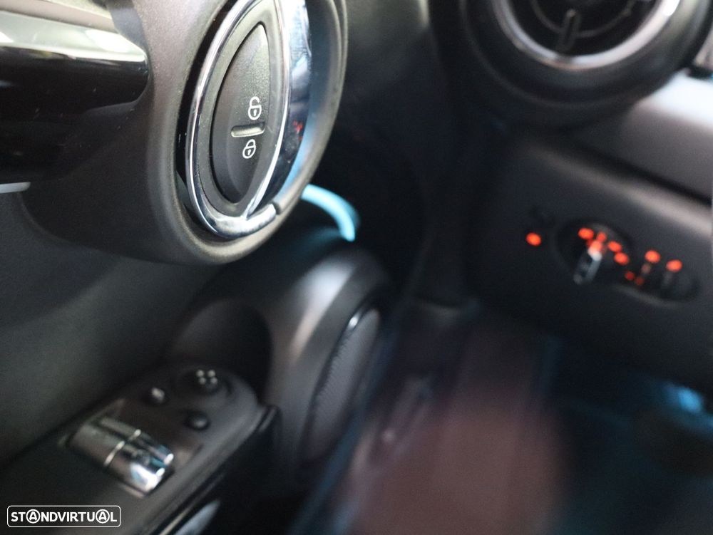 MINI 3 Portas Cooper SE Classic - 19