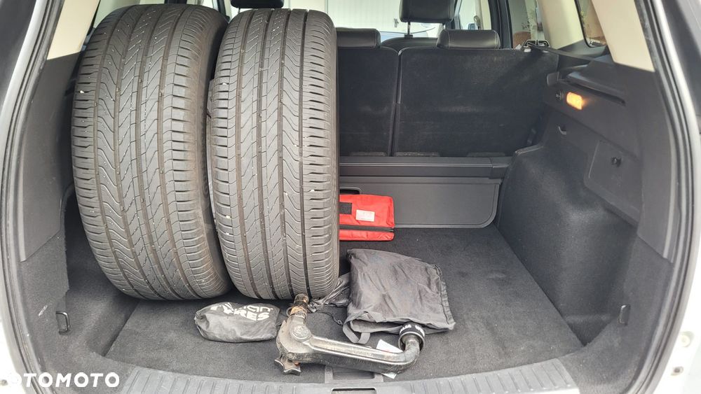 Ford Kuga 2.0 TDCi 2x4 Titanium - 16