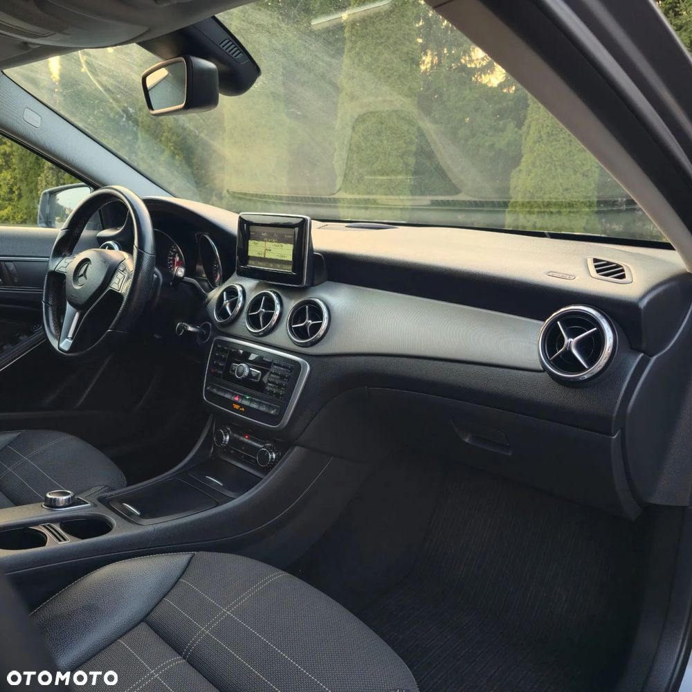 Mercedes-Benz GLA 220 d 4Matic 7G-DCT AMG Line - 27