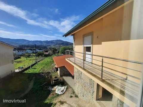 Moradia T3 180m2 - Grande imagem: 2/12