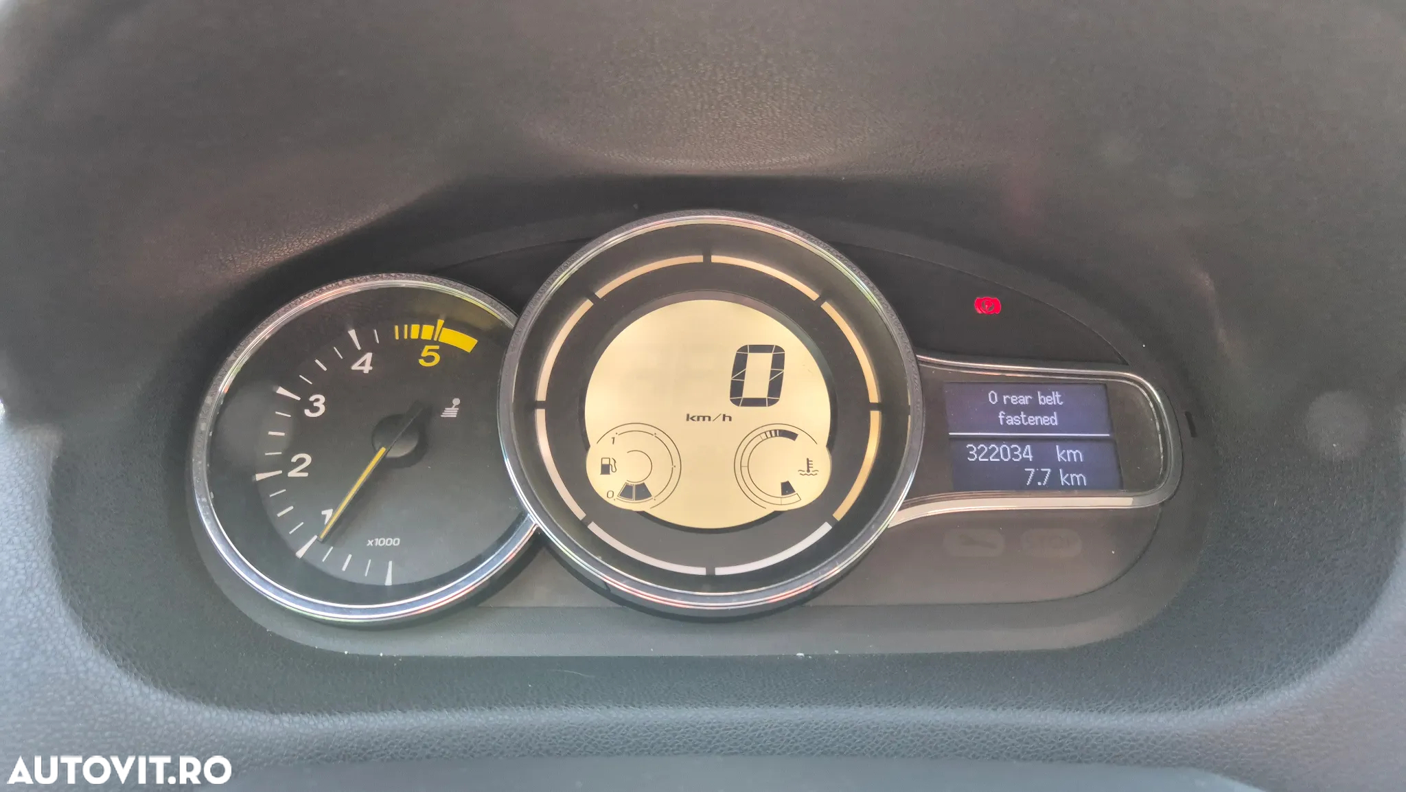 Renault Megane ENERGY dCi 110 Start & Stop Bose Edition - 9