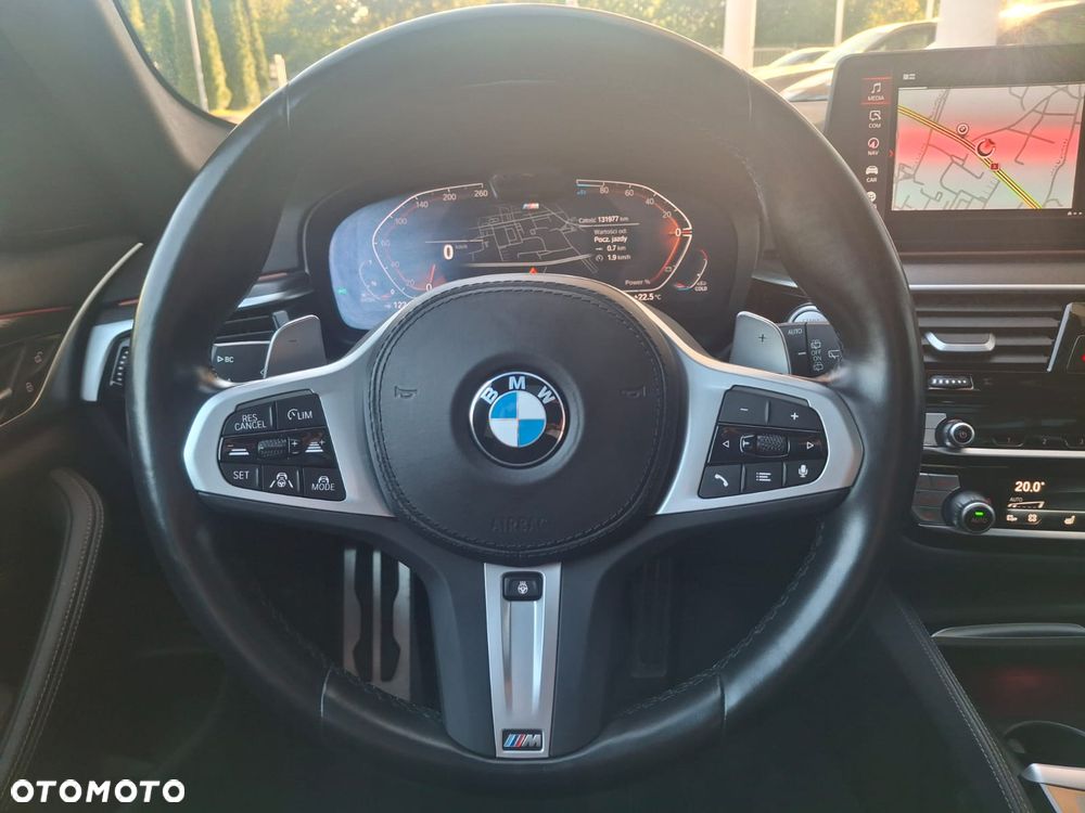 BMW Seria 5 520d M Sport - 6