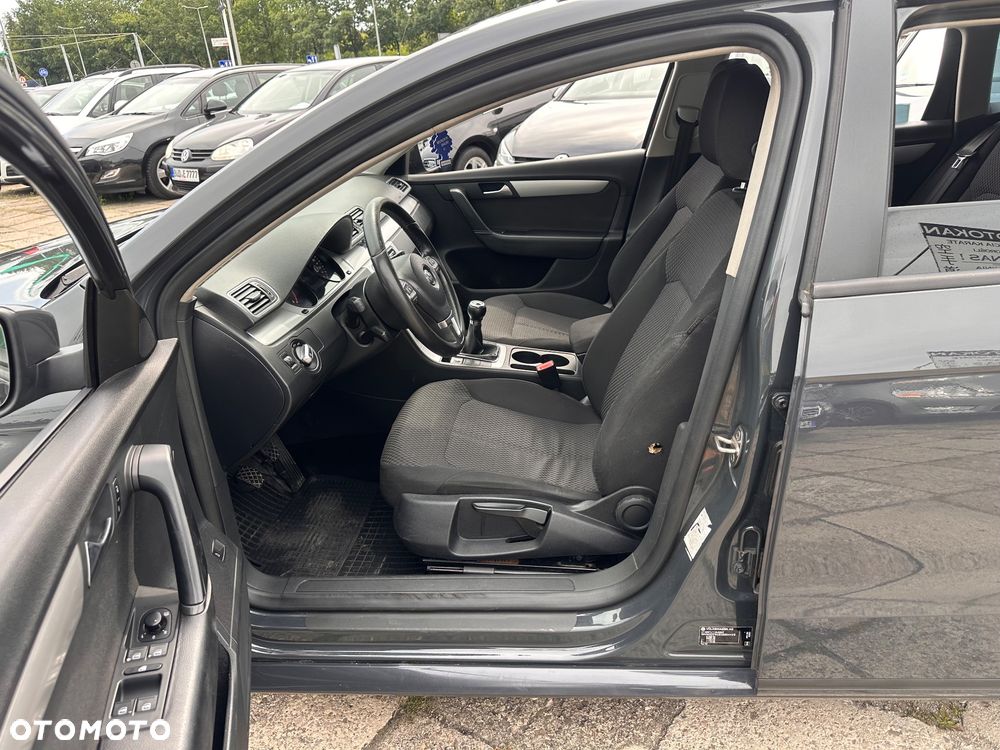 Volkswagen Passat 2.0 TDI Comfortline R-Style - 5