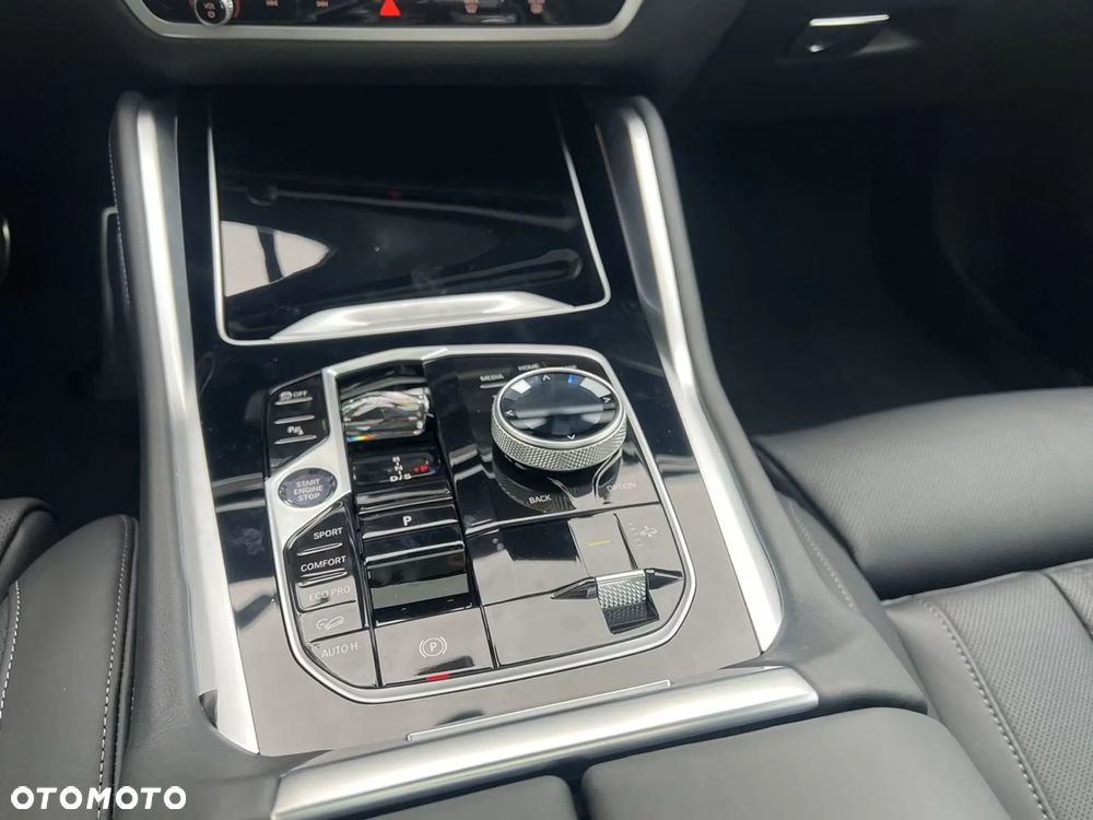 BMW X6 xDrive30d mHEV - 23