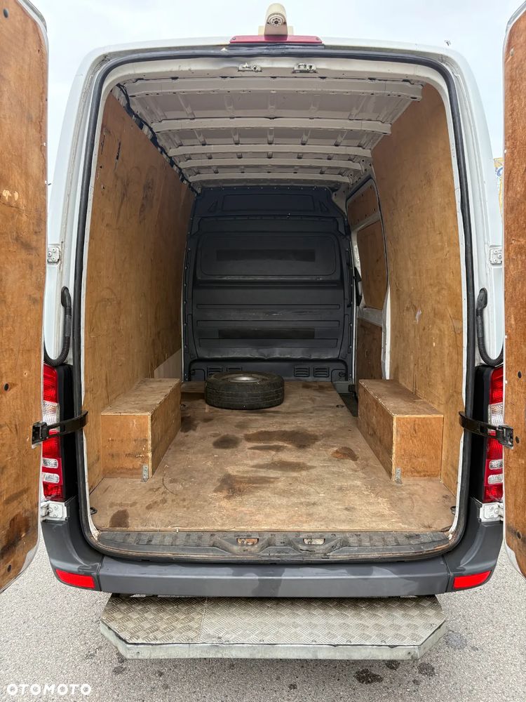 Mercedes-Benz Sprinter - 13