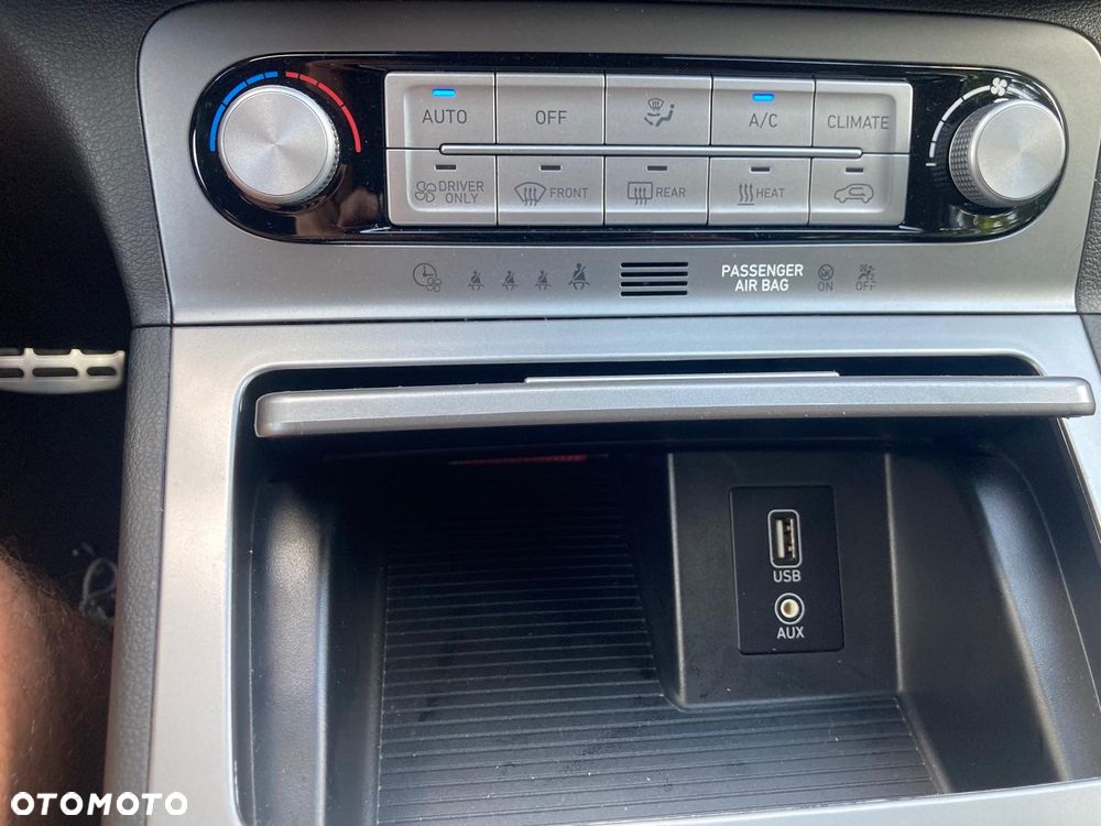 Hyundai Kona 64kWh Style - 16