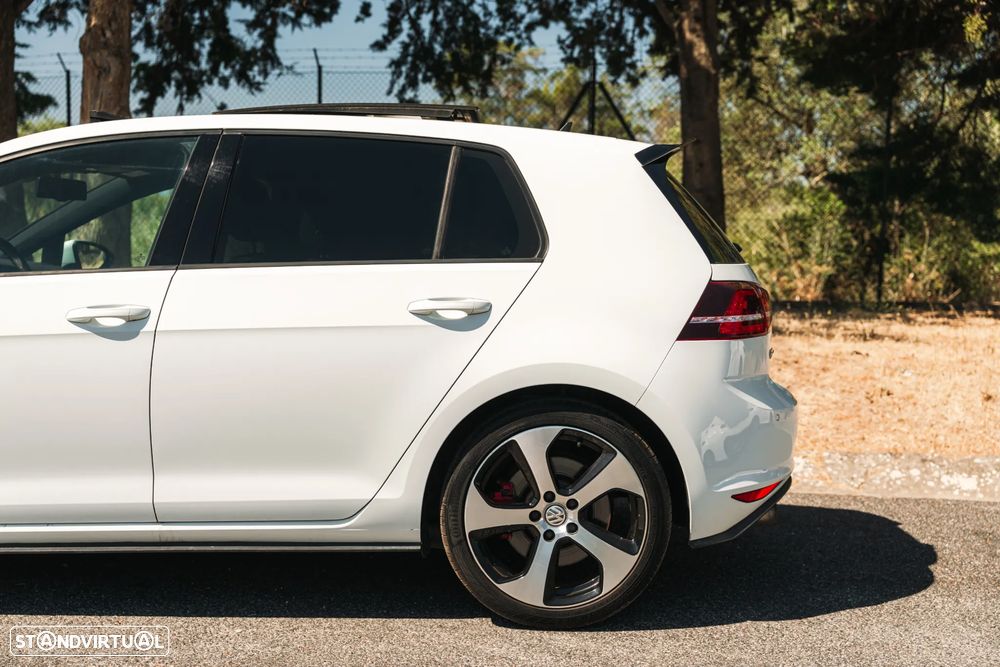 VW Golf 2.0 TSi GTi DSG Performance - 14