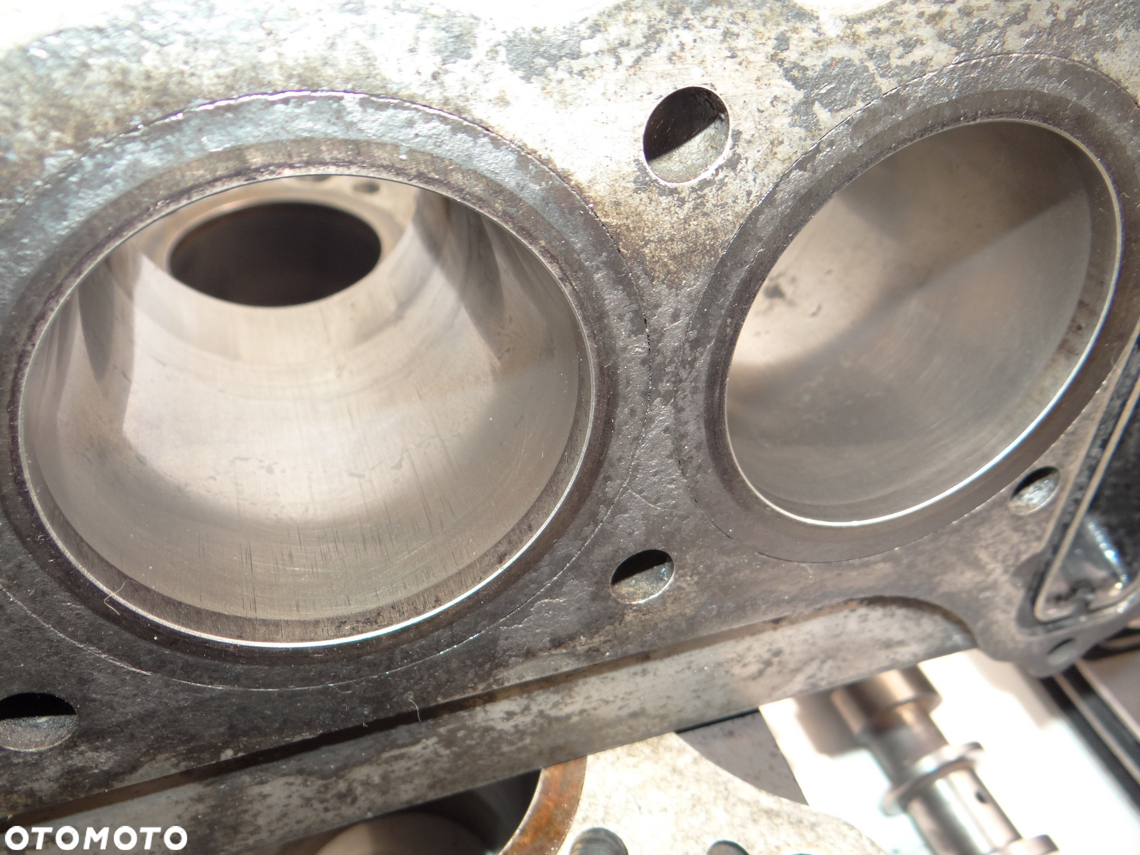 Yamaha XS 750 głowica cylinder tłoki szklanki płytki zaworowe wałek rozrządu pokrywa głowicy Y1238 - 11
