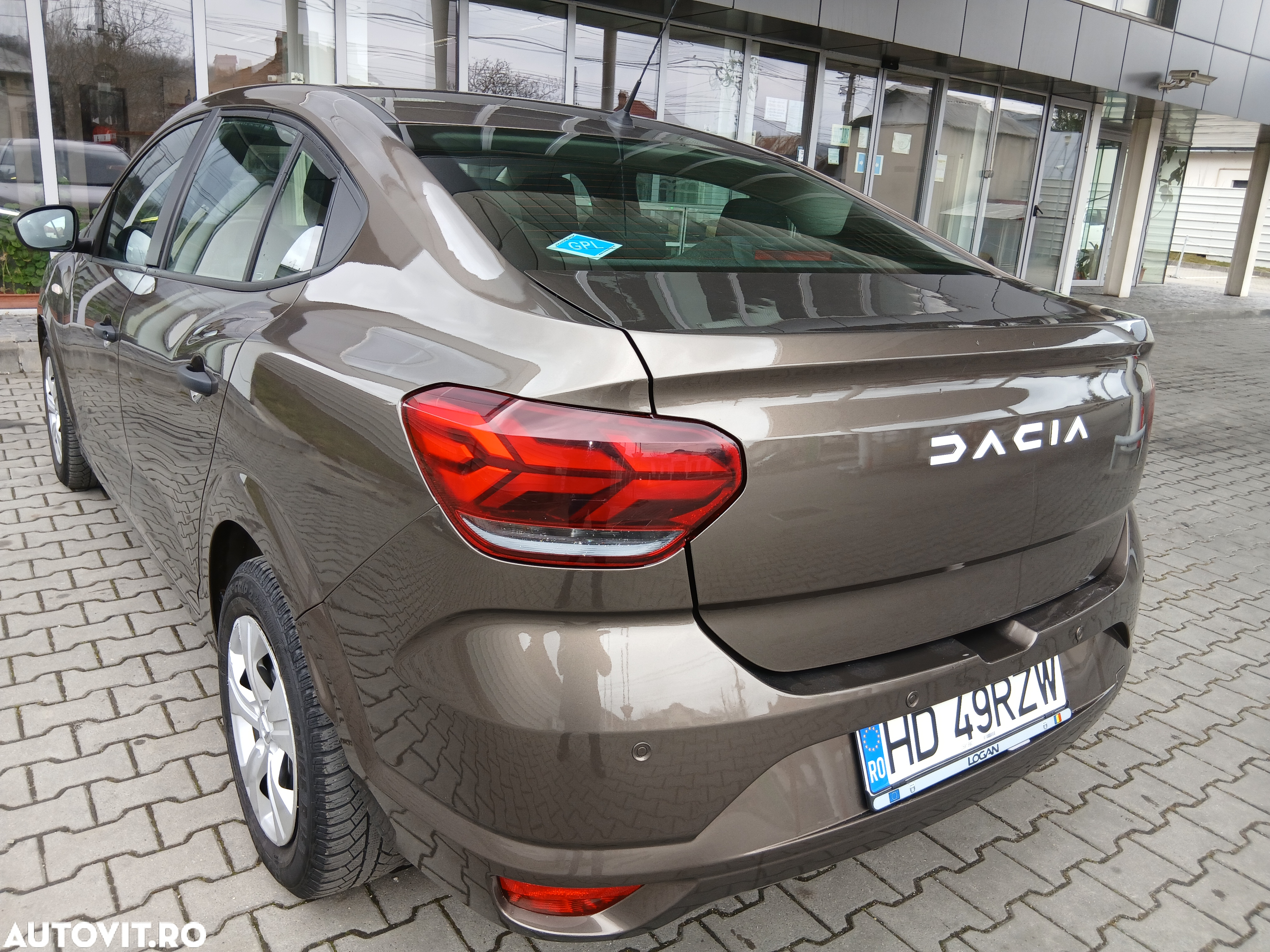 Dacia Logan TCe 90 MT6 Comfort - 4