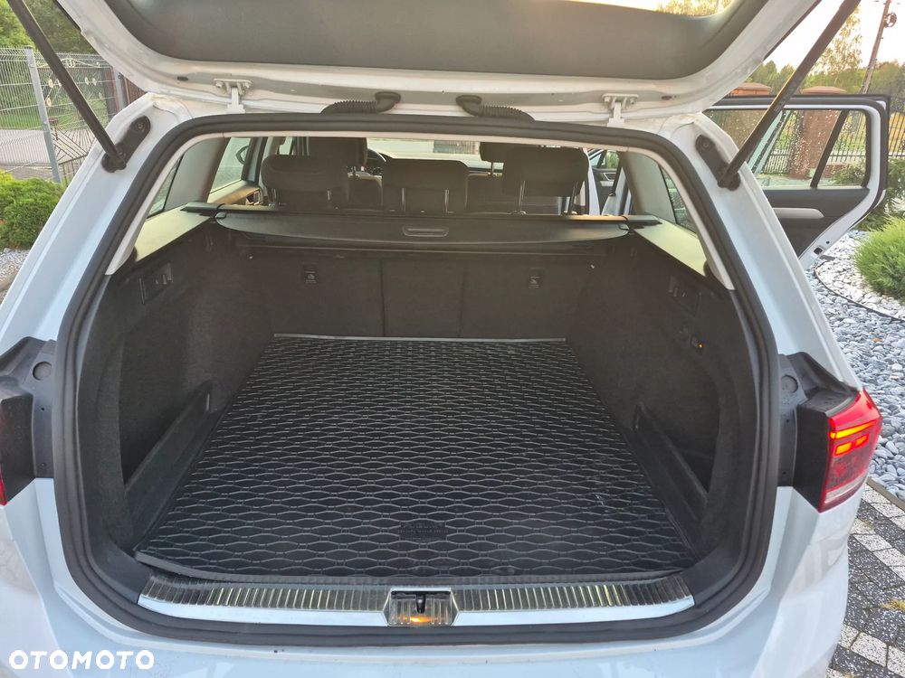 Volkswagen Passat 2.0 TDI SCR Comfortline DSG - 13