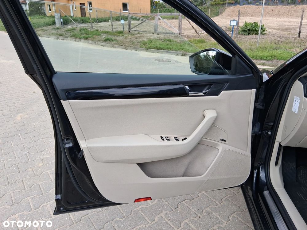 Skoda Superb 2.0 TSI 4x4 L&K DSG - 26