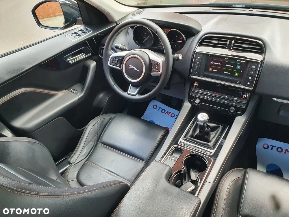 Jaguar E-Pace 2.0 i4D AWD First Edition - 10