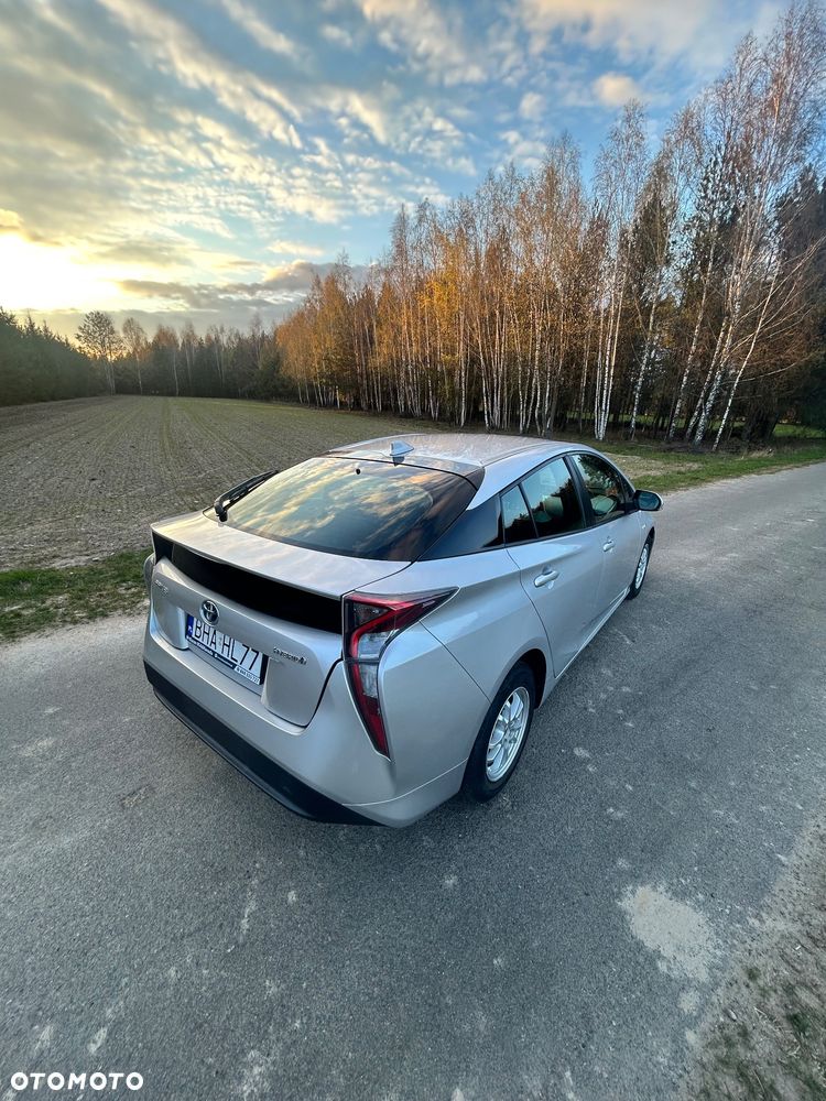 Toyota Prius Hybrid - 5