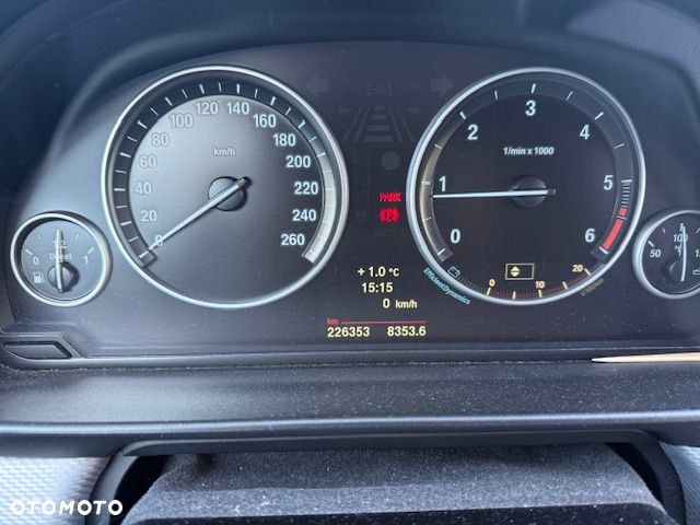 BMW Seria 5 520d Efficient Dynamics Edition - 36