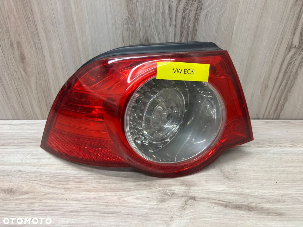 LAMPA TYLNA LEWA VW EOS - 2