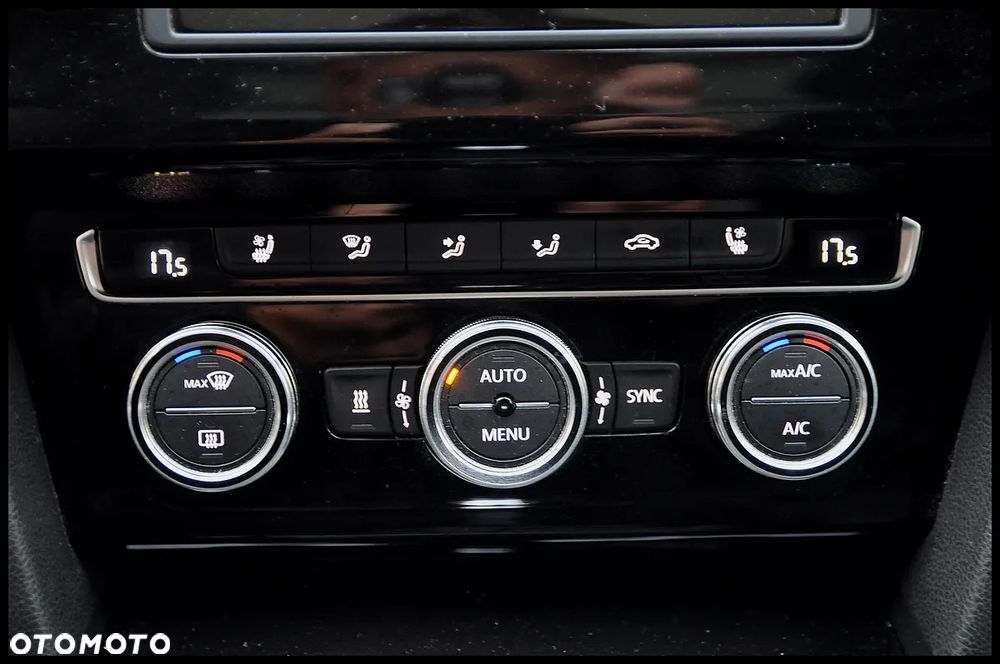 Volkswagen Passat - 34
