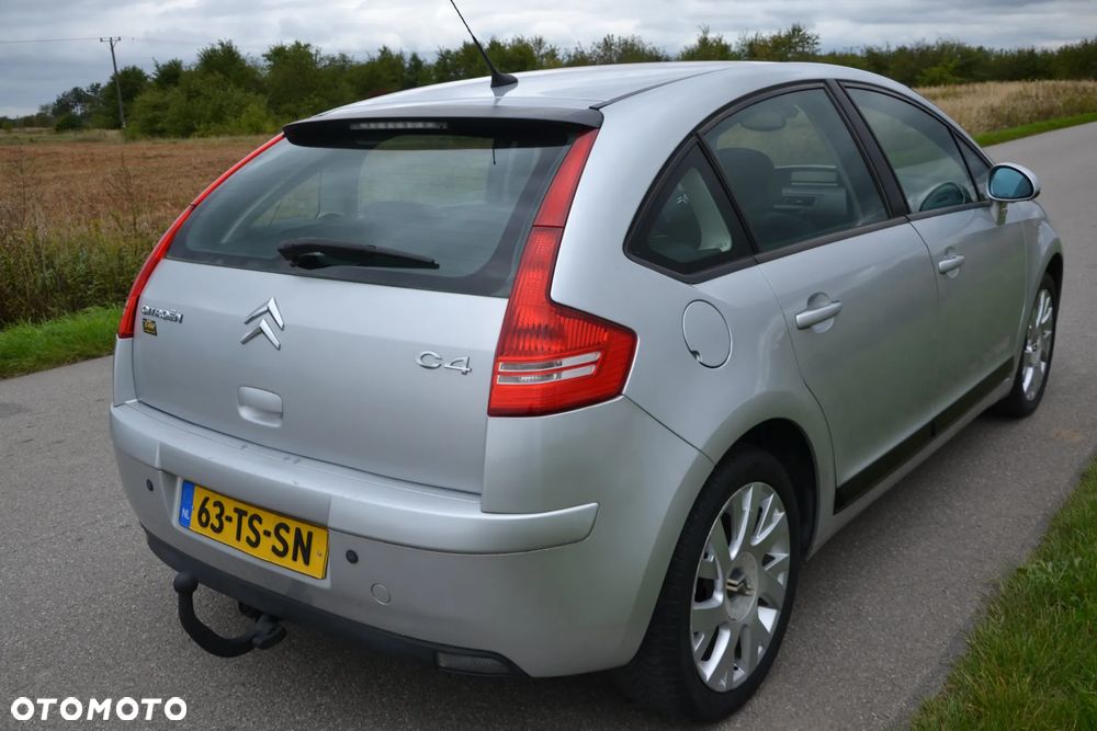 Citroën C4 1.6 16V Confort - 22