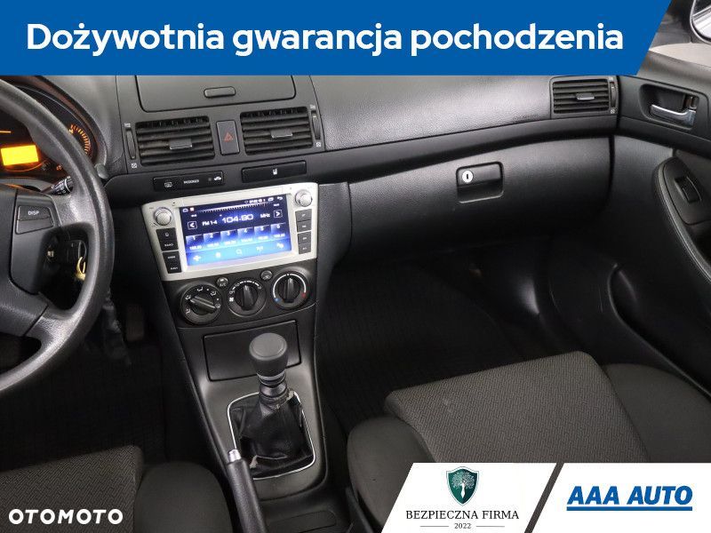 Toyota Avensis - 10