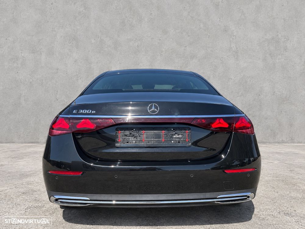 Mercedes-Benz E 300 e - 3