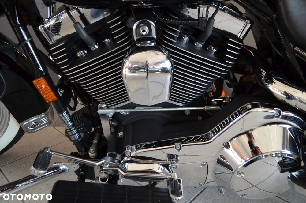 Harley-Davidson Touring Road King - 28