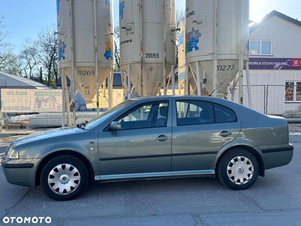 Skoda Octavia 2.0 Ambiente - 26