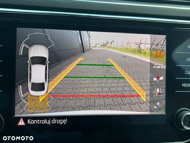 Skoda Superb 2.0 TDI SCR Style DSG - 24