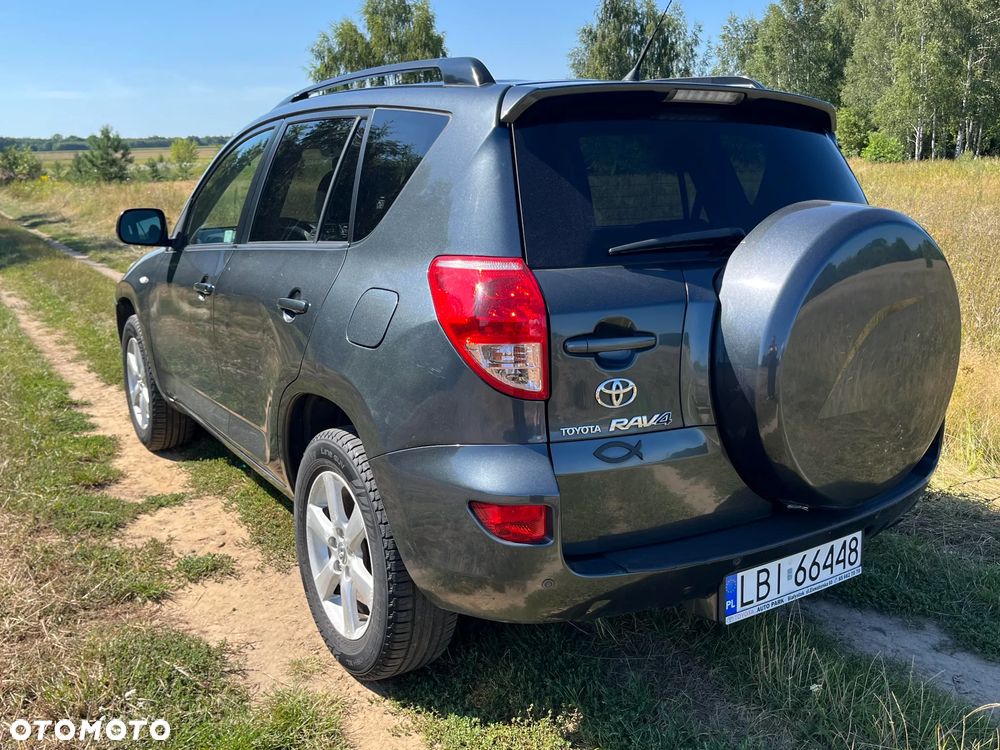 Toyota RAV4 - 11