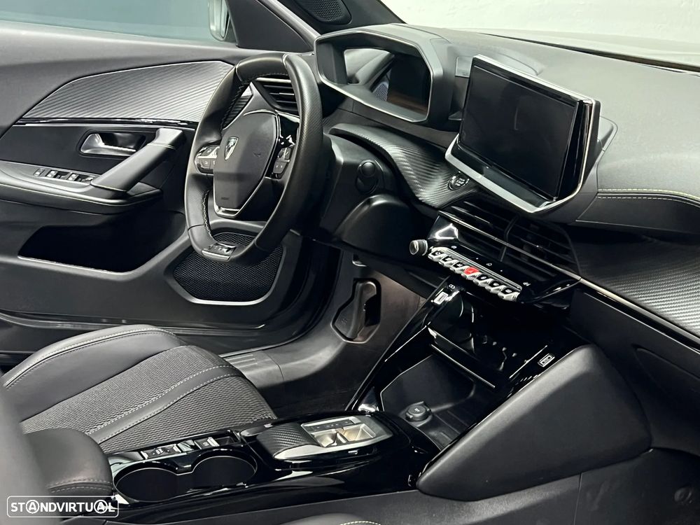 Peugeot e-2008 GT - 10