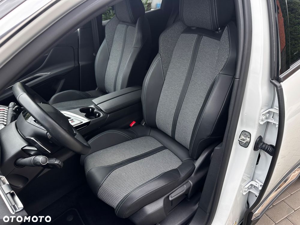 Peugeot 3008 PureTech 130 Stop & Start GPF EAT8 Allure - 24