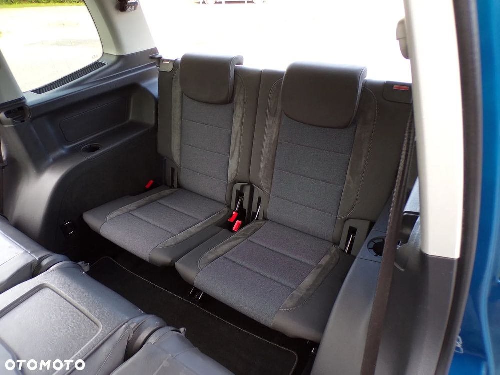 Volkswagen Touran 2.0 TDI DPF STYLE - 29