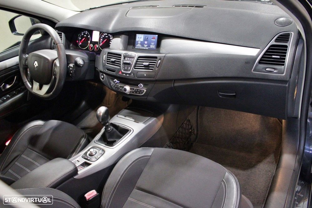 Renault Laguna Break 2.0 dCi GT 4Control - 16