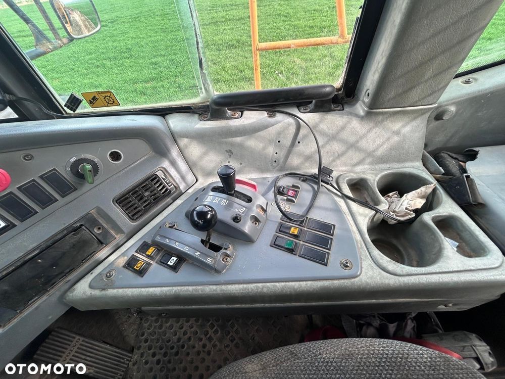 Volvo A25D - 15