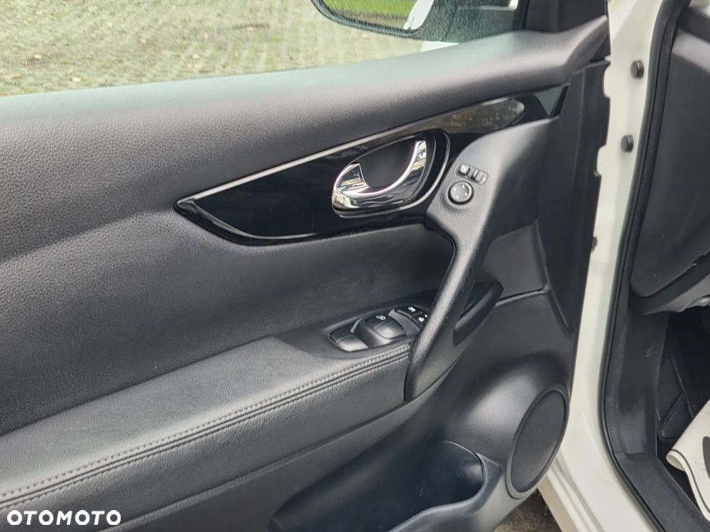 Nissan Qashqai 1.6 dCi 4 x 4 DPF Start/Stop I-Way - 26