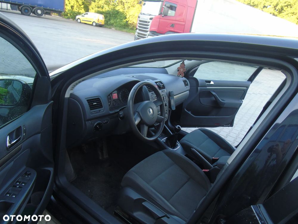 Volkswagen Golf - 10