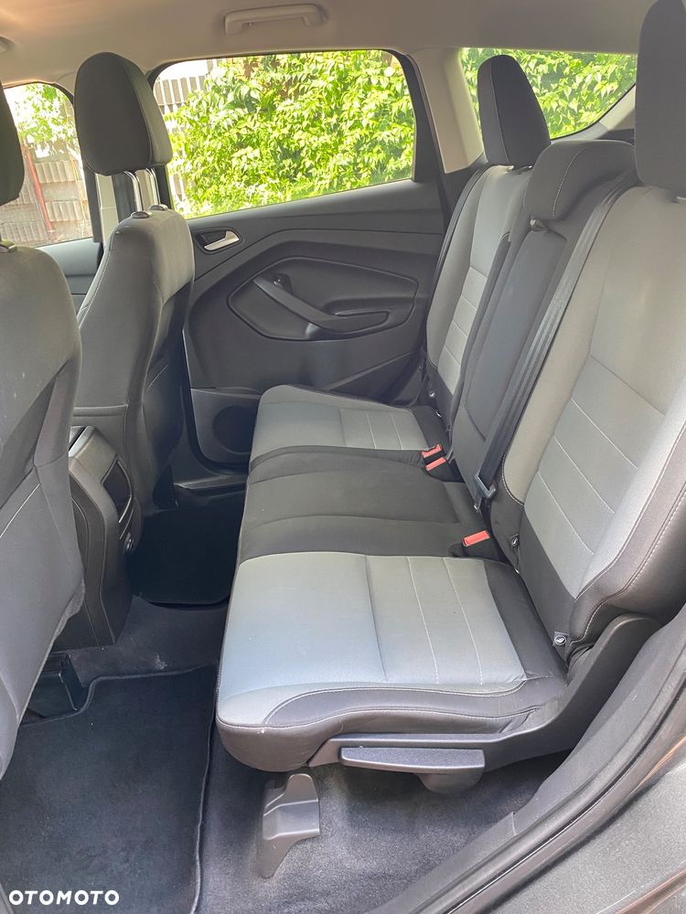 Ford Kuga - 12