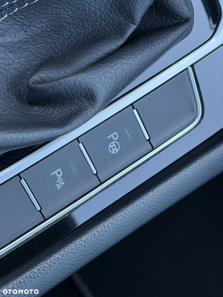 Volkswagen Arteon 2.0 TDI R-Line DSG - 30