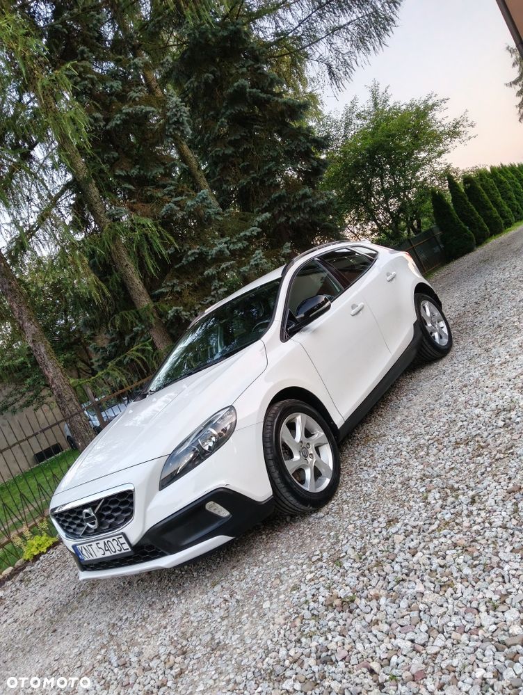 Volvo V40 Cross Country - 1